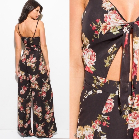 Floral wide jump suit. ONLY 1 LEFT ‼️ - Picture 4 of 7
